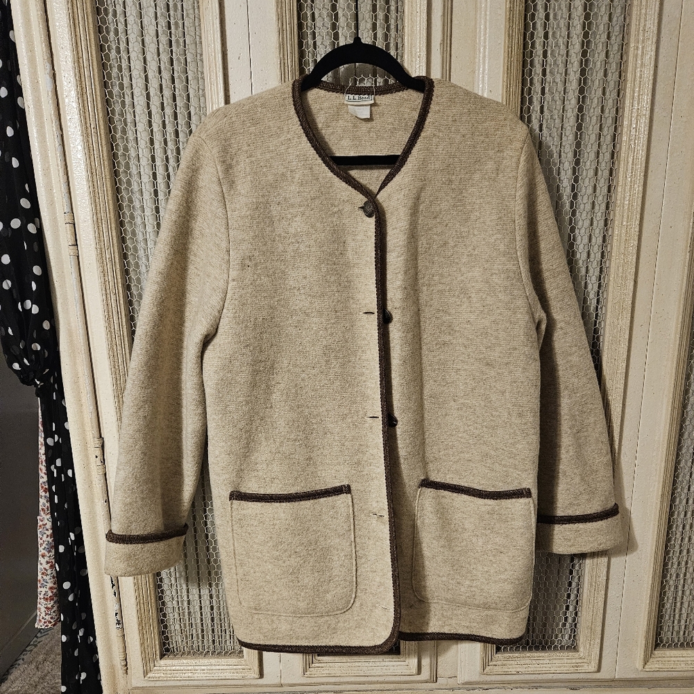 L.L.Bean Vintage Beige Wool Cardigan with Brown Trim Size MED
